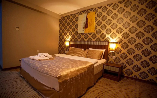Noble Hotel