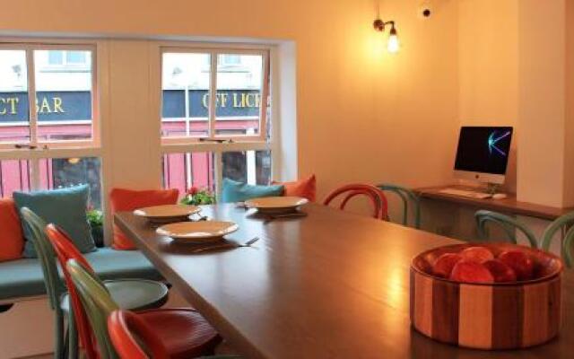Galway City Hostel & Bar