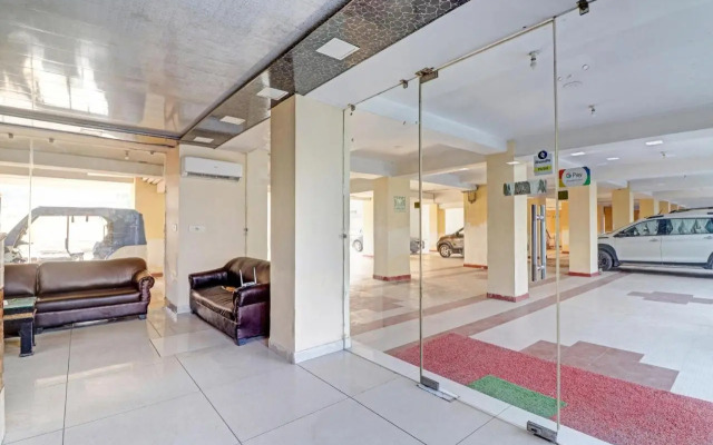 Pop 703878 Ag Yamuna Palace