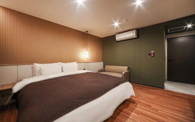 Gimhae Jangyu Hotel 101