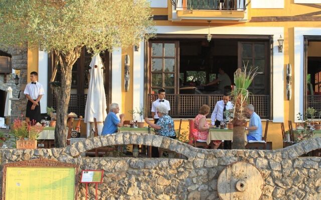 The Olive Tree Studios - Adults Only