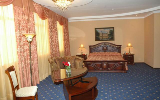 Grand Hotel