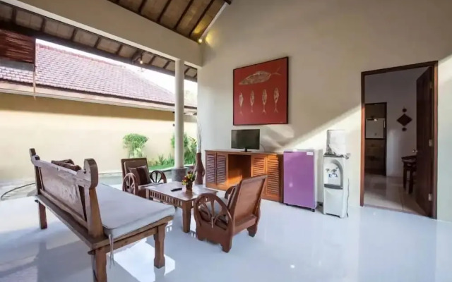 8-BR Private Pool Villa Walk to Seminyak Beach