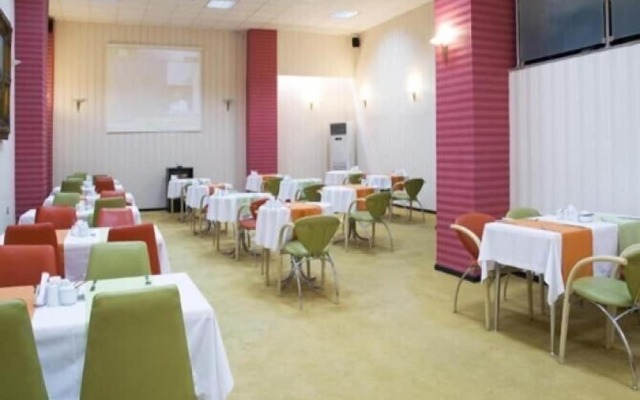 Airport Hotel
