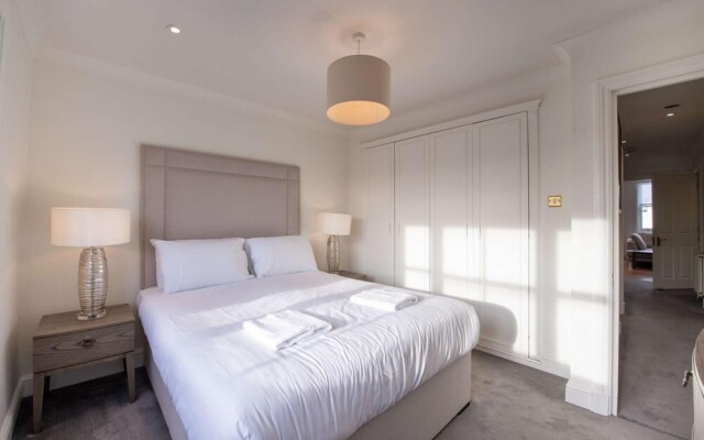 Modern 2 Double Bedroom Apartment in Kensington