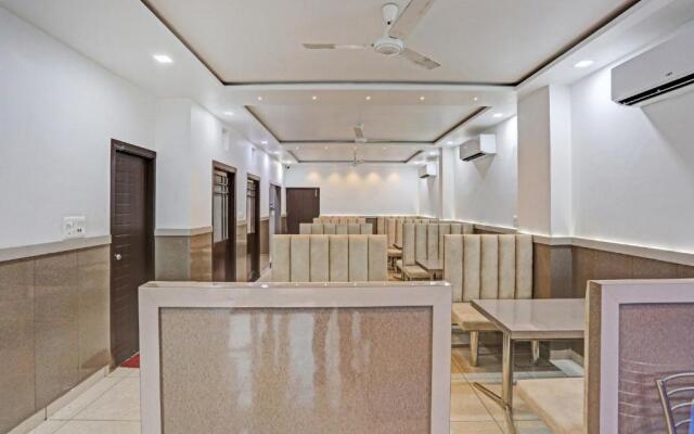 Collection O 93556 Hotel Citi Star