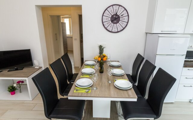 Apartments Adria