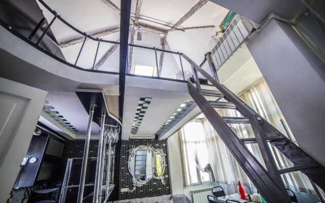 COMFORTABLE APARTMENT in the old TBILISI