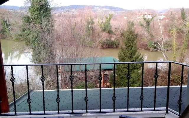 Vira Creek House