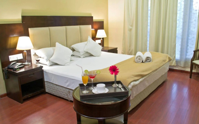 Gold Leaf Hotel