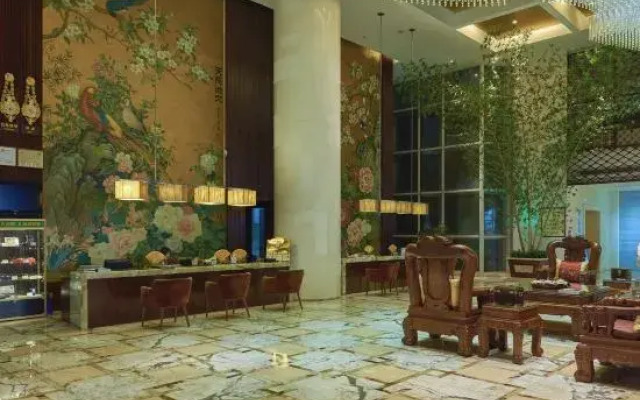 Floral Hotel · YunFu City King Royal Hotel