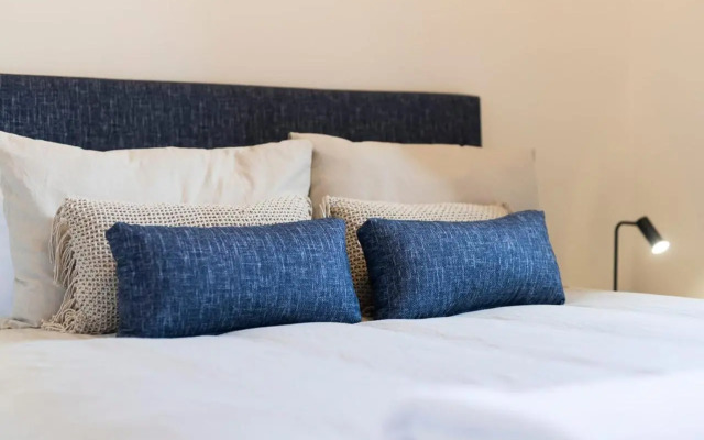 Best Nest on March Cosy Home in CBD Firepit