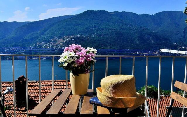 ALTIDO Cozy Lake View