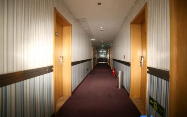 Yiwen Zhixing Fashion Hotel