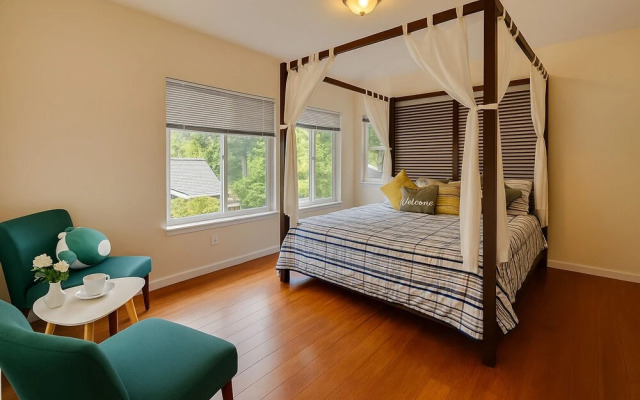 The Grand North Seattle Family Home