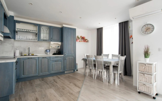 Sunny & Stylish Brand new 2bdr Apartment + Parking