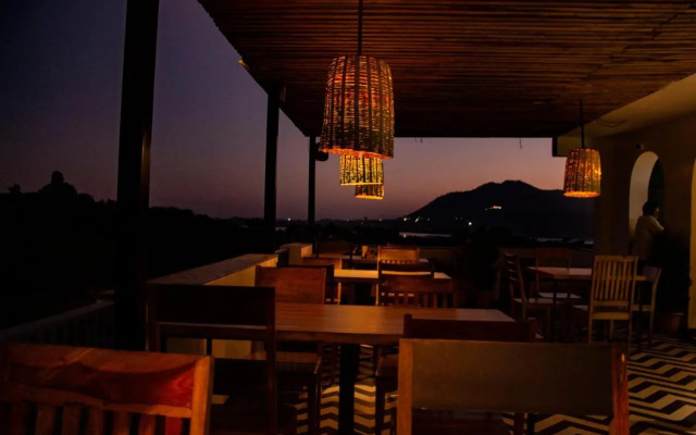 The Sierra - By The Lake