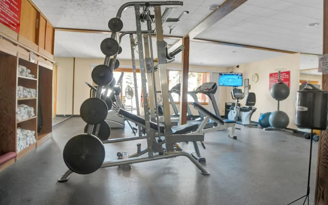 Snow Flower 078 3 Bedroom Condo by RedAwning