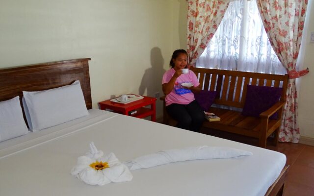Sunday Flower Hotel