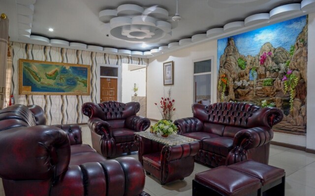 Alam Raya Hotel by RedDoorz