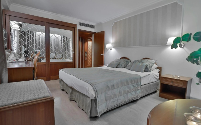 Kapetanios Odysseia Hotel