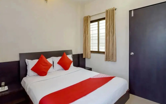 Hotel Mangesh Plaza by OYO