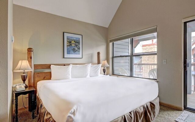 River Mnt Lodge W323