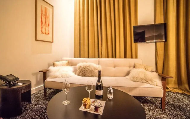 Hotel Marignan Champs - Elysées