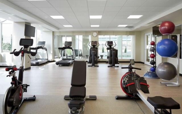 Doubletree By Hilton Montreal Airport