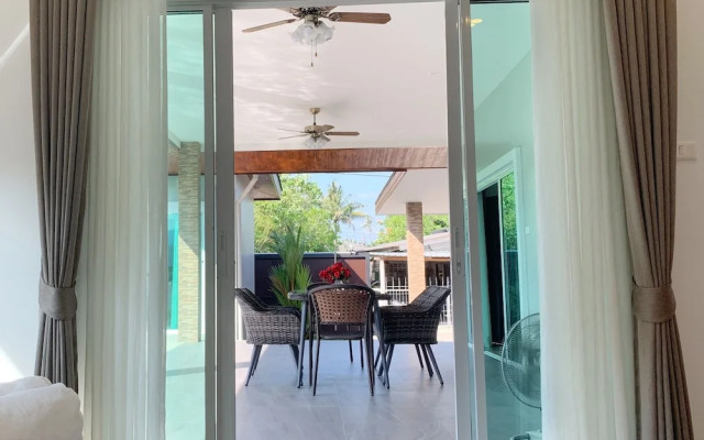 Private Villa with Pool near Laguna