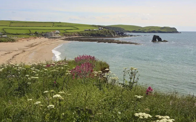 8 Thurlestone Beach