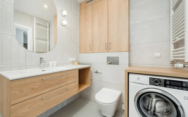Miedziana Apartment Wrocław by Renters