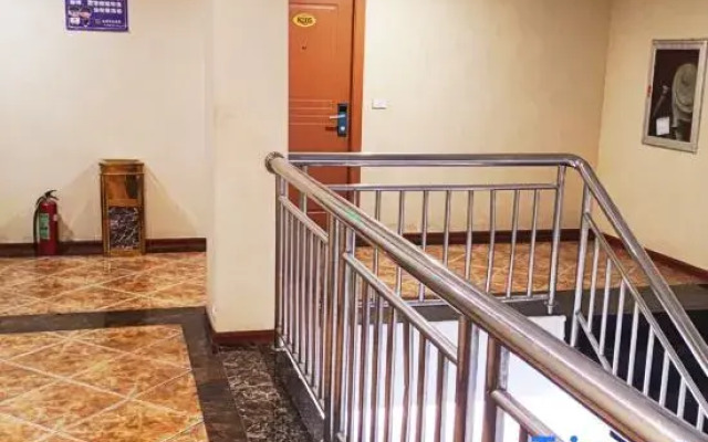 Longgang Honggang Business Hotel