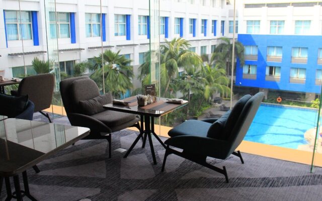 Novotel Jakarta Mangga Dua Square Hotel