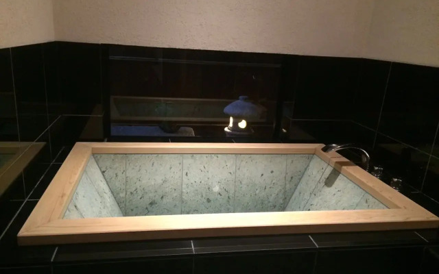Гостевой дом Kyomachiya Ryokan Sakura Urushitei