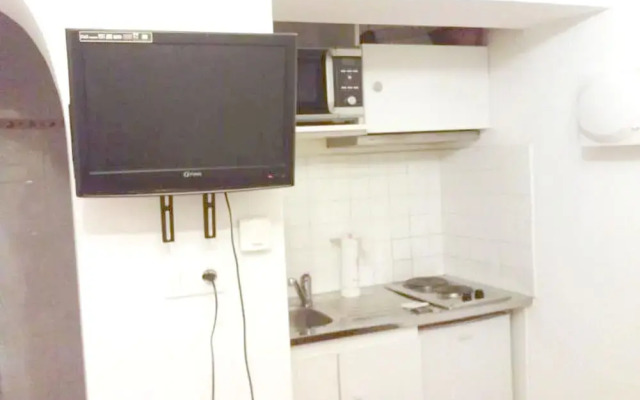 Studio in Pierrefeu-du-var, With Wonderful Mountain View, Pool Access,