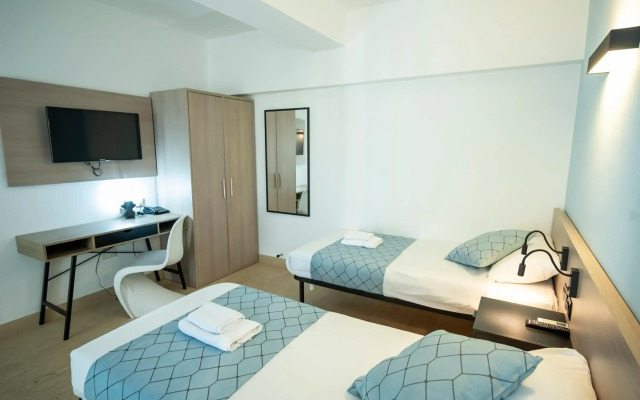 Day's Inn Hotel and Residence