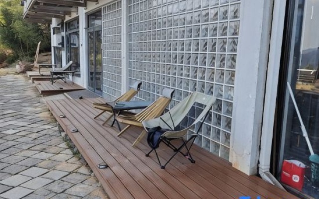 Floating Clouds Homestay – Balcony – Hangzhou