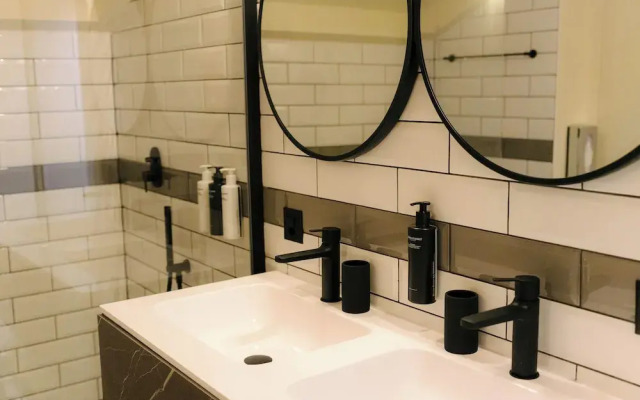 Seven Town House Boutique Hotel