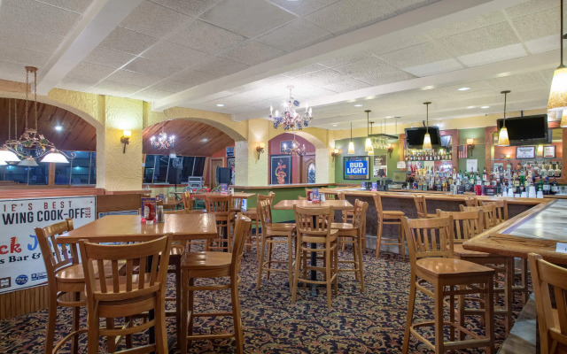 Travelodge by Wyndham Ridgeway Martinsville Area