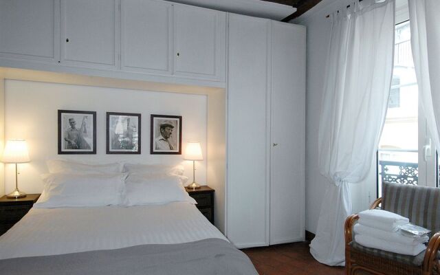 Holiday Apartment - Paris Apartments - Conde Chic Studio