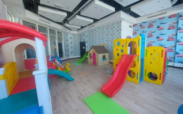 Whitesage - Gorgeous Apartment in JLT Near the Metro Station