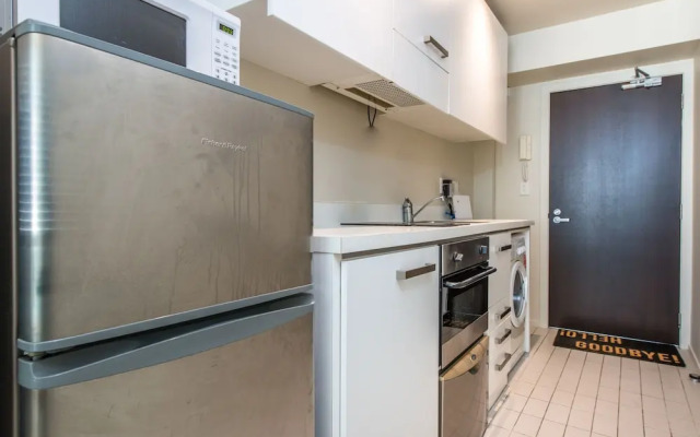 JHT - 1 BRM UoA Albert Park Balcony