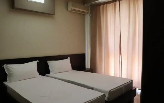 Danis Hotel