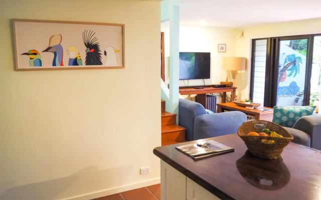 Number 2 On The Beach | Beautiful Beachfront Villa – Guest Rooms – Port Douglas