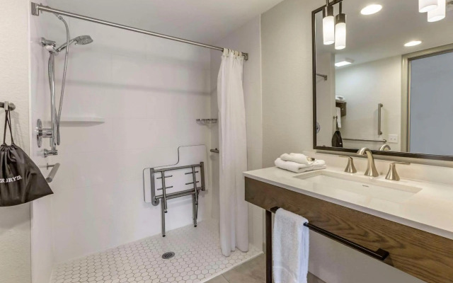 Windmill Suites Surprise - Phoenix, Ascend Hotel Collection