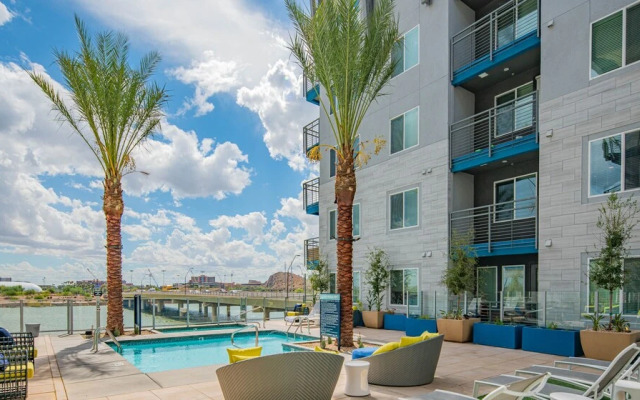 Luxe Apartments In Tempe By Wanderjaunt