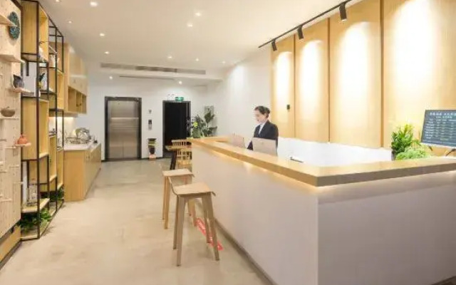 Youmi Hotel • Good Youth (Sports Center)