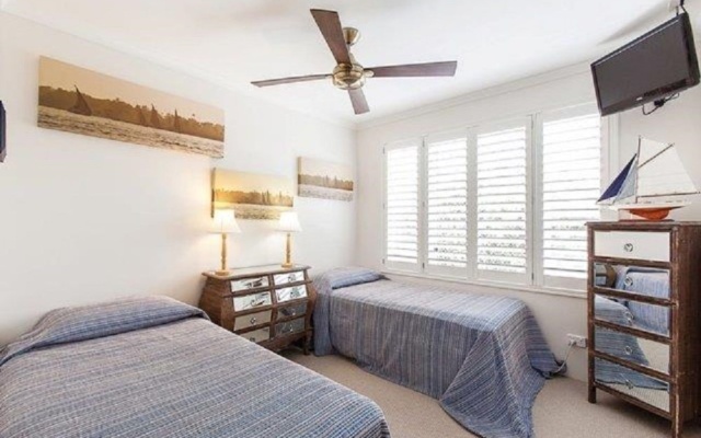 Home Away From Home With Sweeping Ocean Views - Unit 12, 60 Peregian Esplanade – Guest Rooms – Peregian Beach