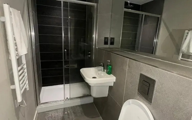 O M Luxurious Apartments